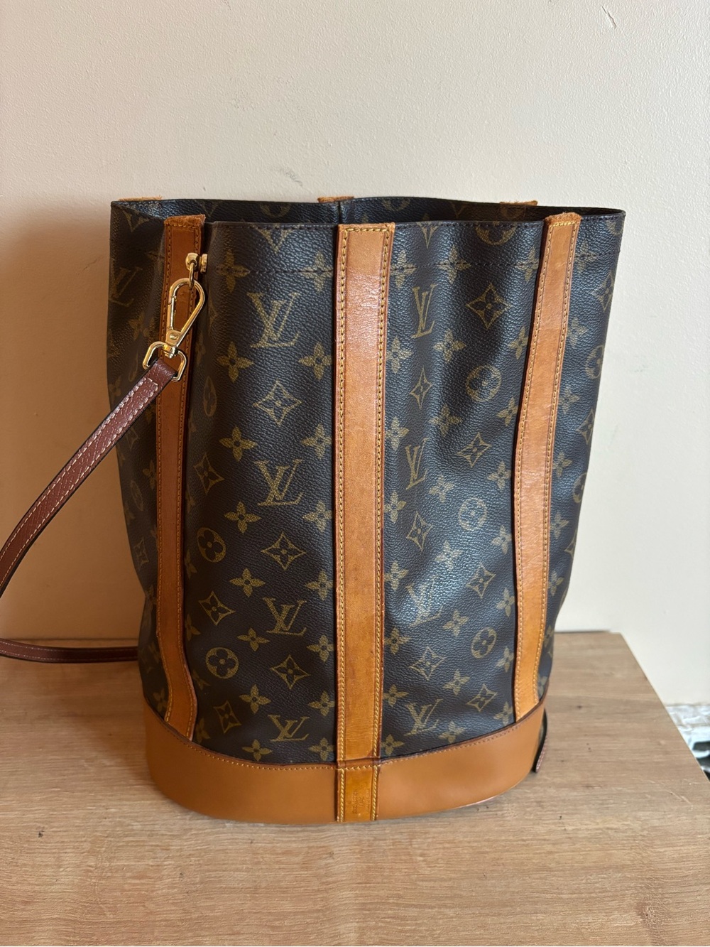 Authentic Louis Vuitton monogram crossbody bucket